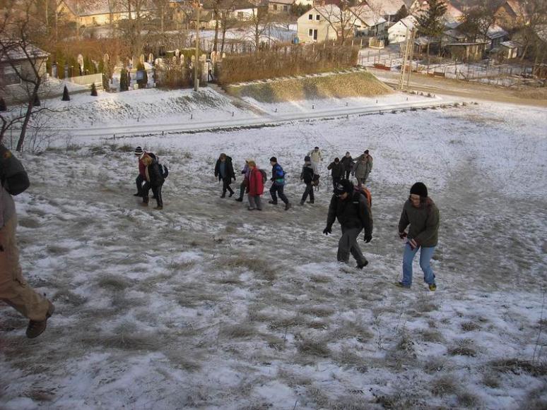 3. kép - Meredeken fel a Szobor-hegyre