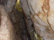 Kezdődő cseppkőképződmények