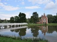 Kastélykert, Holland-ház