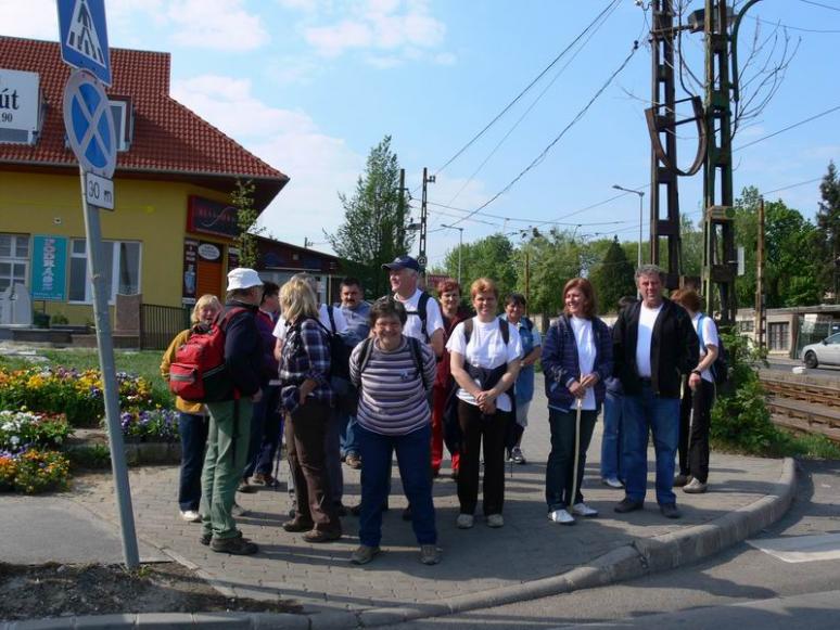 Indulás a Farkasréti temető elől