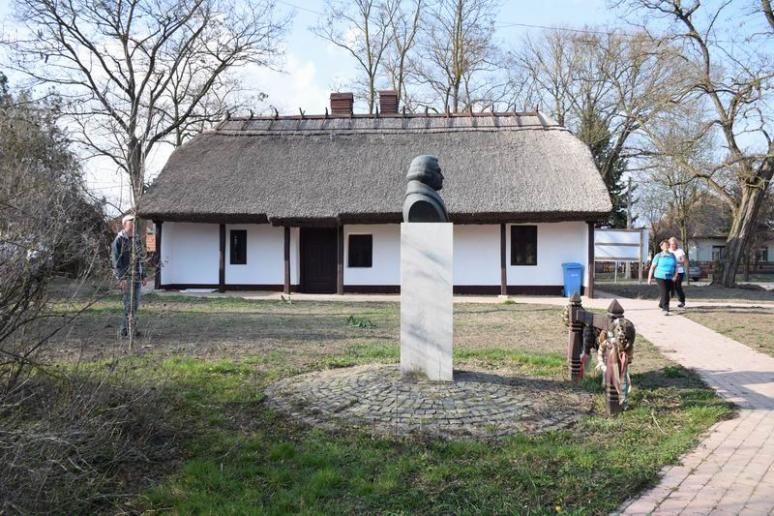 Bakonszeg, Bessenyei-emlékház