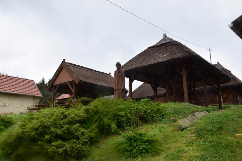 Szőlőhegyek népi épitészete