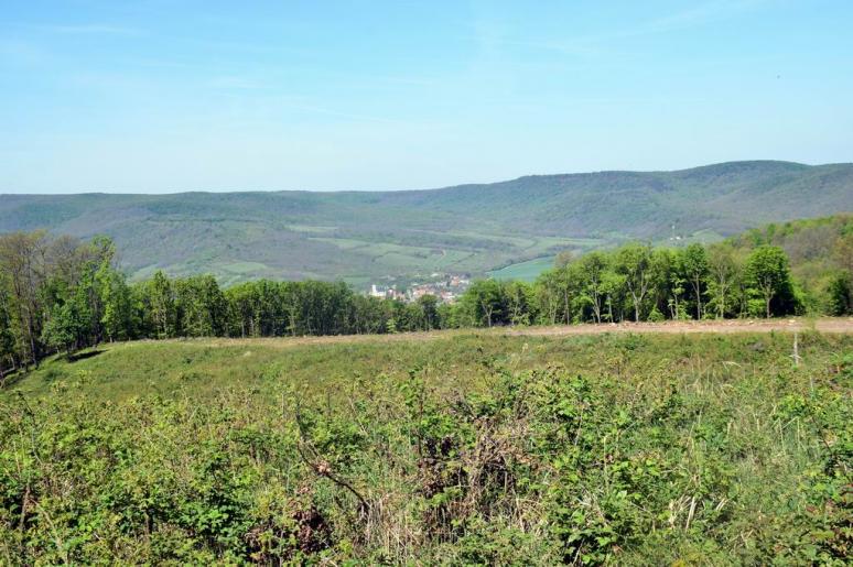 Kilátás Bánhorvátira a Csatorna-hegyről