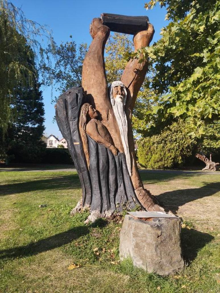 Zalahaláp, Mamutfenyő emlékhely