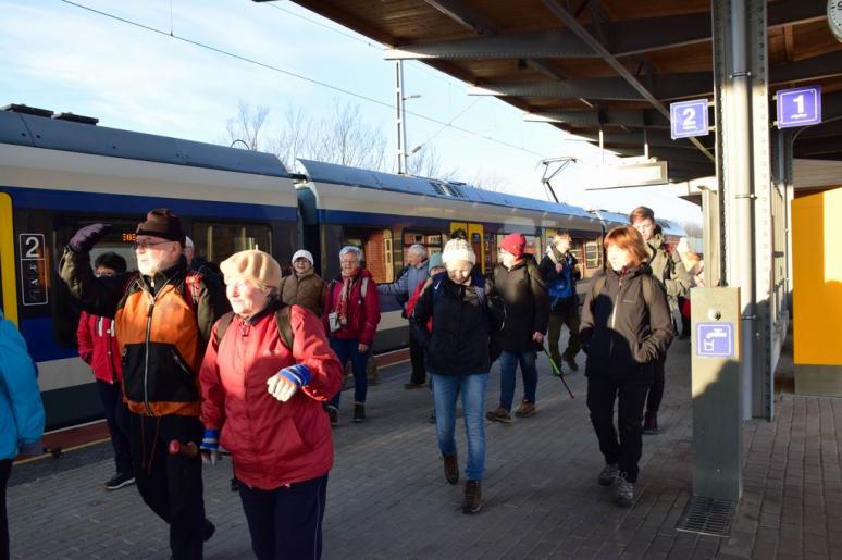 Megérkezés a besnyői vasútállomásra