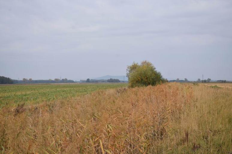 Távolban a Kövesdi-donbok