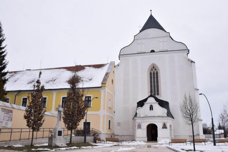 Minorita templom és kolostor