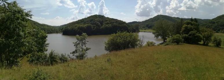 Hangonyi-tó panorámája