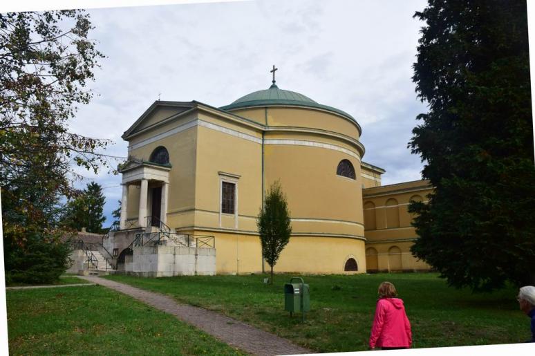 Ganna, Esterházy-templom és mauzóleum