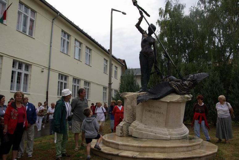 Civitas Fortissimo-szobor