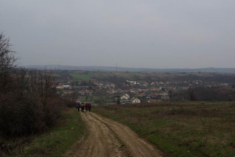 Közeledve Erdőkürthöz